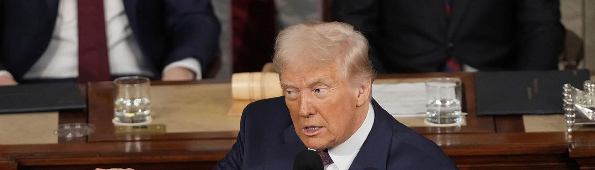 Трамп распорядился приостановить удары по энергетике Ирана на время перемирия