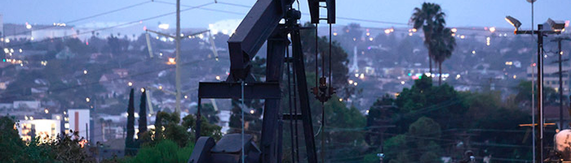 Brent торгуется около $104,1 за баррель