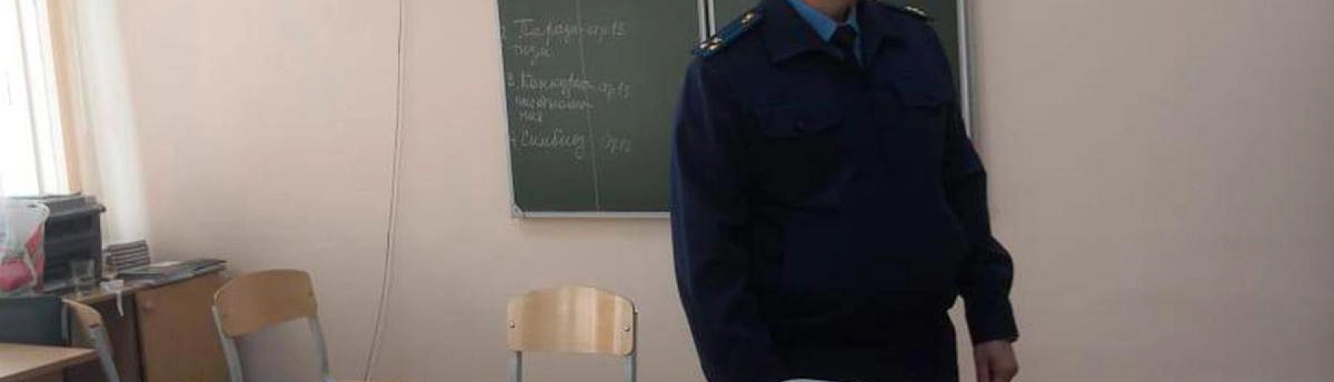 В Челябинске школьник выстрелил в одноклассницу и выпал из окна