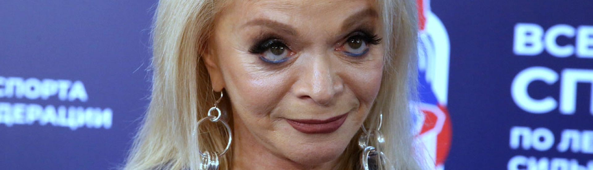 Суд рассмотрит иск Ларисы Долиной к мошенникам на 176 млн рублей