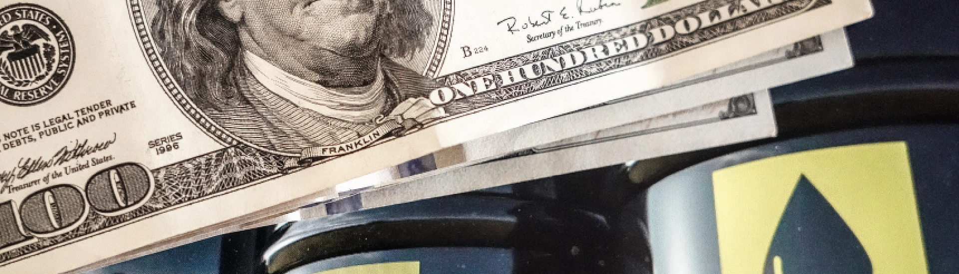 Цена нефти Brent опускалась ниже $100 на фоне ожиданий завершения конфликта