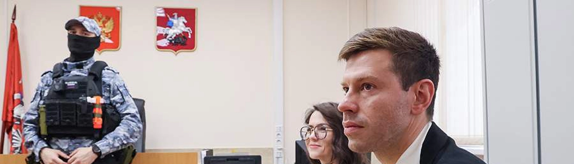 Суд отложил рассмотрение дела Смолова о драке в кафе на 3 апреля