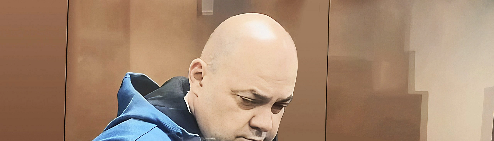 Экс-глава Курской области Смирнов признал вину и заявил о раскаянии в суде