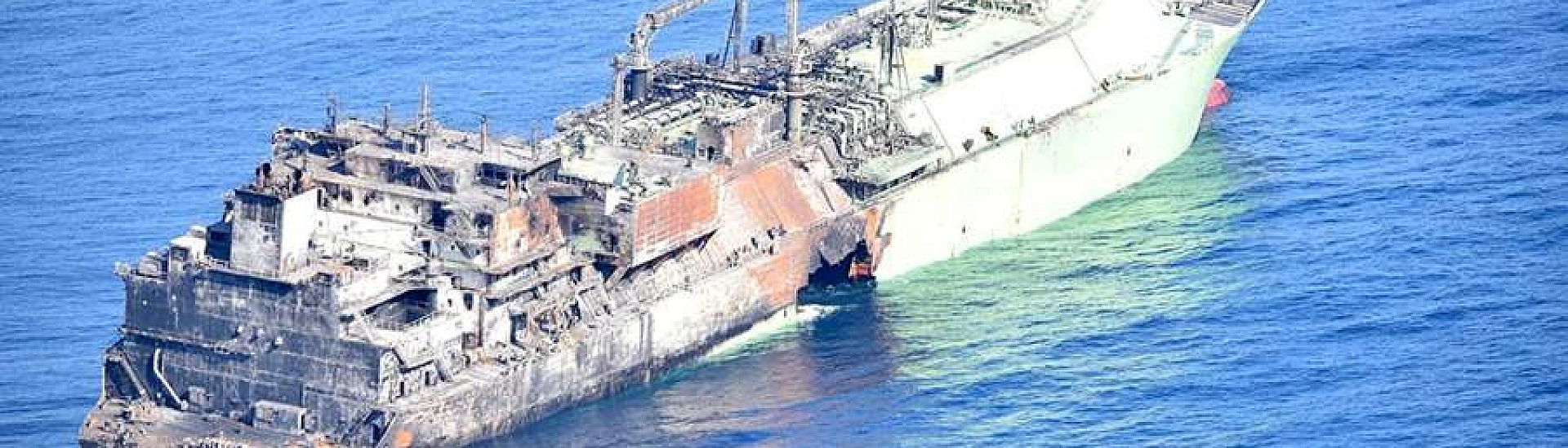 Газовоз Arctic Metagaz потерял управление и дрейфует в Средиземном море