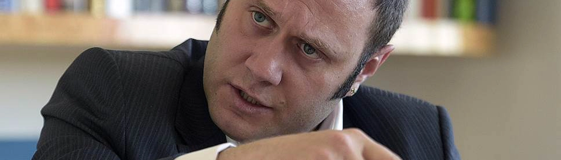 Генса накачивают госконтрактами: у Мишустина - новый кошелек?