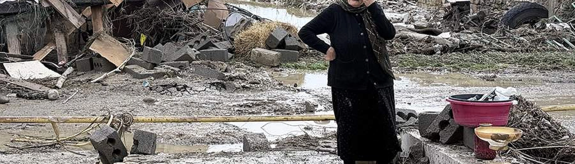 Путин поручил оказать помощь пострадавшим от наводнения в Дагестане