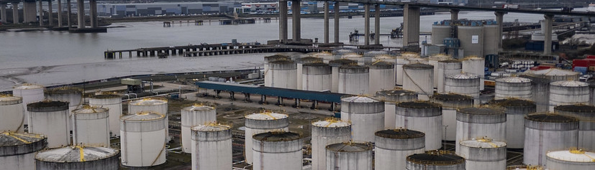 Нефть Brent превысила $111 за баррель