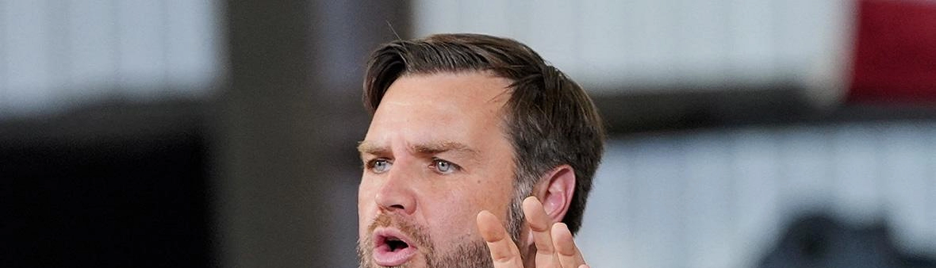 Вэнс заявил о попытках украинских спецслужб повлиять на выборы в США и Венгрии