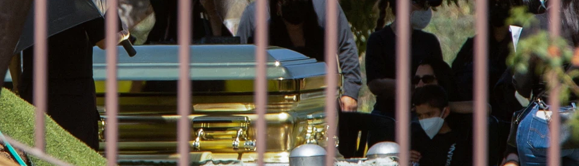 Похороны в Мексике обернулись дракой из-за любовного треугольника