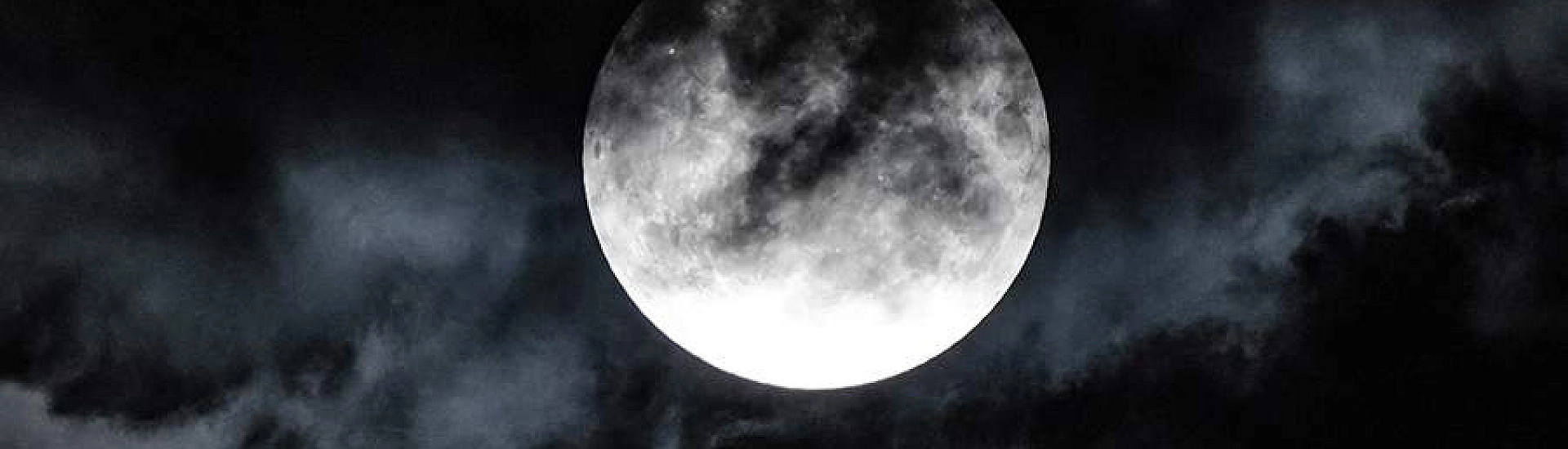 «Роскосмос» планирует провести сканирование Луны в 2028 году