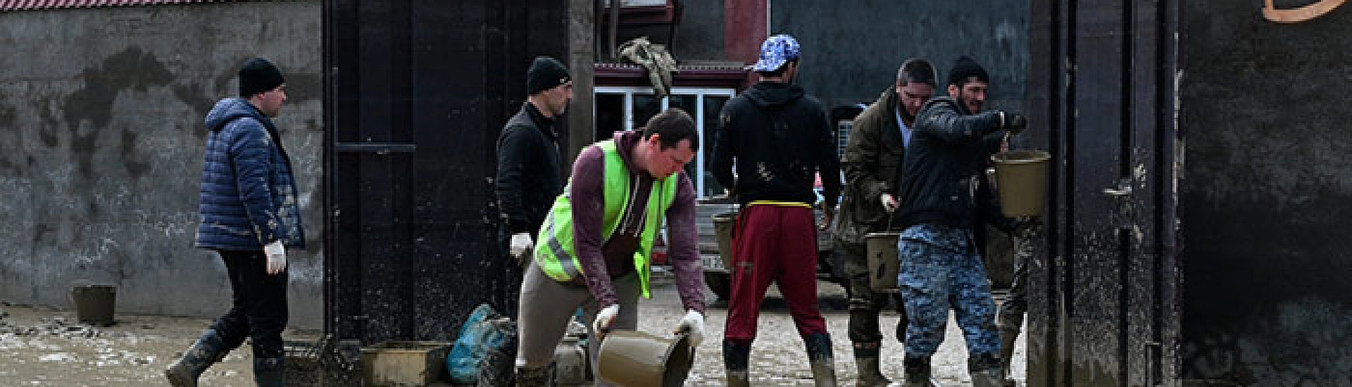 Путин поручил доложить о ликвидации последствий паводков в Дагестане до 20 апреля