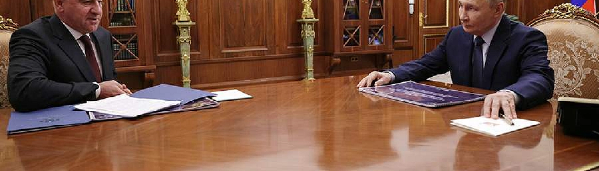 Путин обсудил с Темрезовым развитие Карачаево-Черкесии и поддержку участников СВО