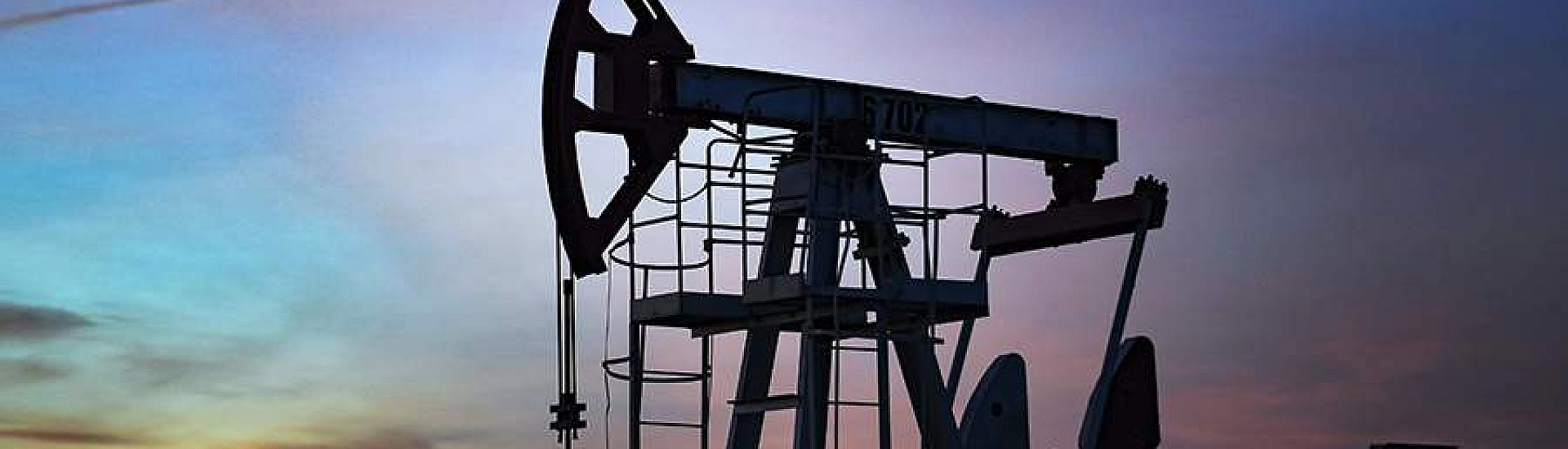 Цены на нефть рухнули почти на 9% после новостей об открытии Ормузского пролива