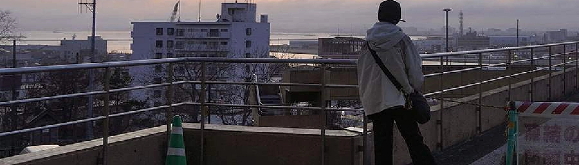 В Японии эвакуируют более 20 тысяч человек после землетрясения и угрозы цунами