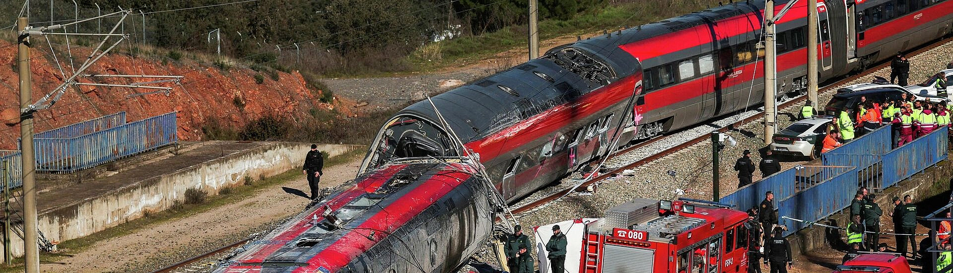 В Испании назвали предварительную причину смертельной железнодорожной катастрофы