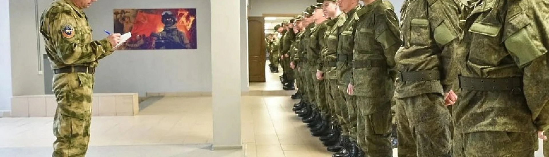 Медведев заявил о 127 тысячах контрактников в ВС с начала года