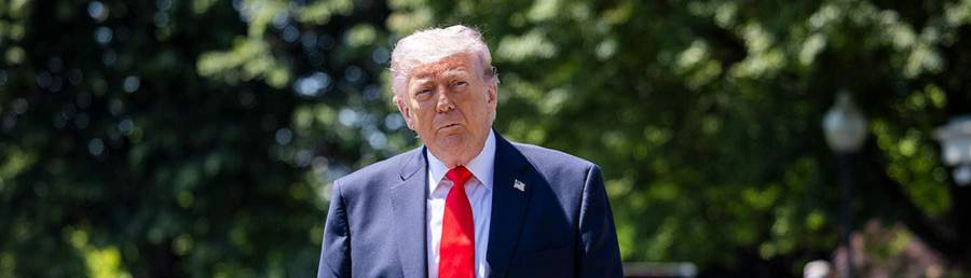 Трамп заявил, что говорить о прямых переговорах США и Ирана пока рано