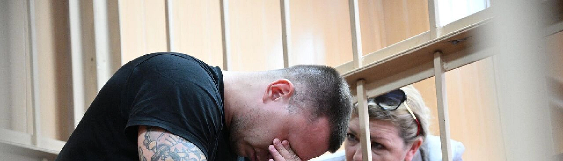 Мотоциклист, сбивший актрису Ксению Добромилову, расплакался в суде