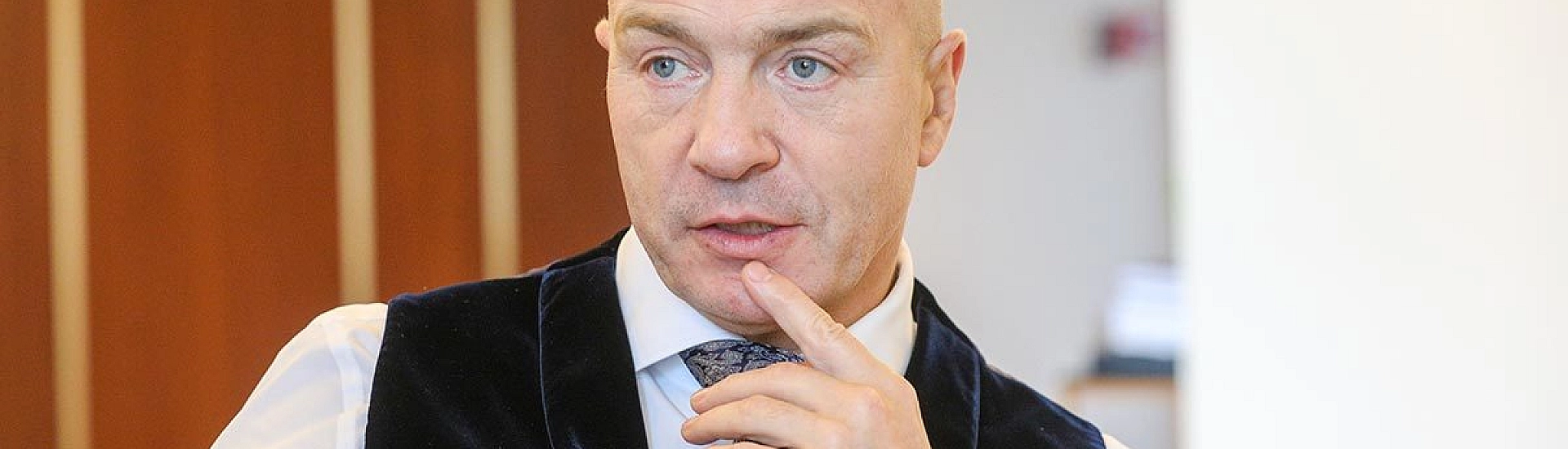 Басов в Литнете - дверь для рейдеров: Малофееву приглянулся бизнес Новикова?