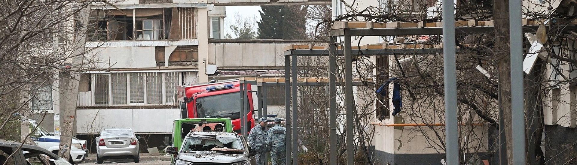 В Севастополе трое выпускников находятся в тяжелом состоянии после обрушения балкона в школе