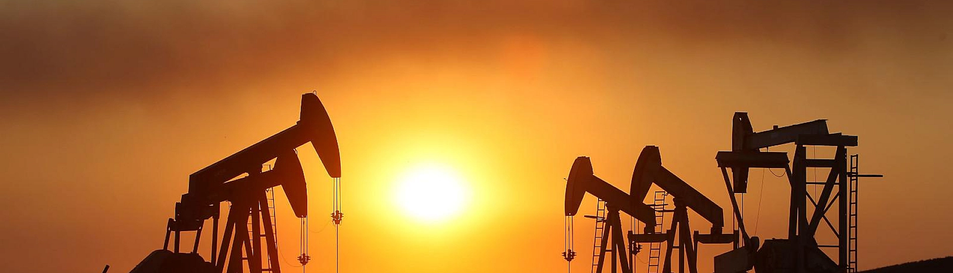 Нефть ускорила снижение на фоне ожиданий возможной сделки США и Ирана