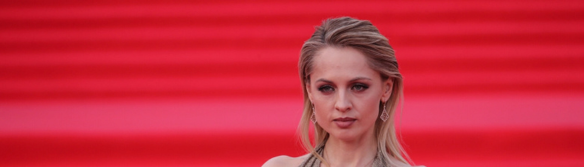 Янина Студилина показала пляжное фото в бикини после просьб поклонников