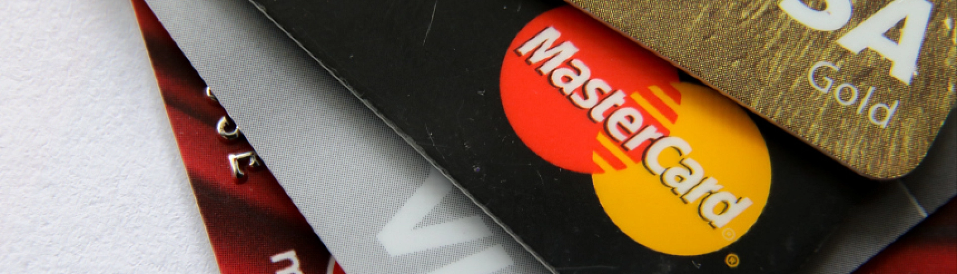 ЦБ призвал Visa и Mastercard уйти с российского рынка