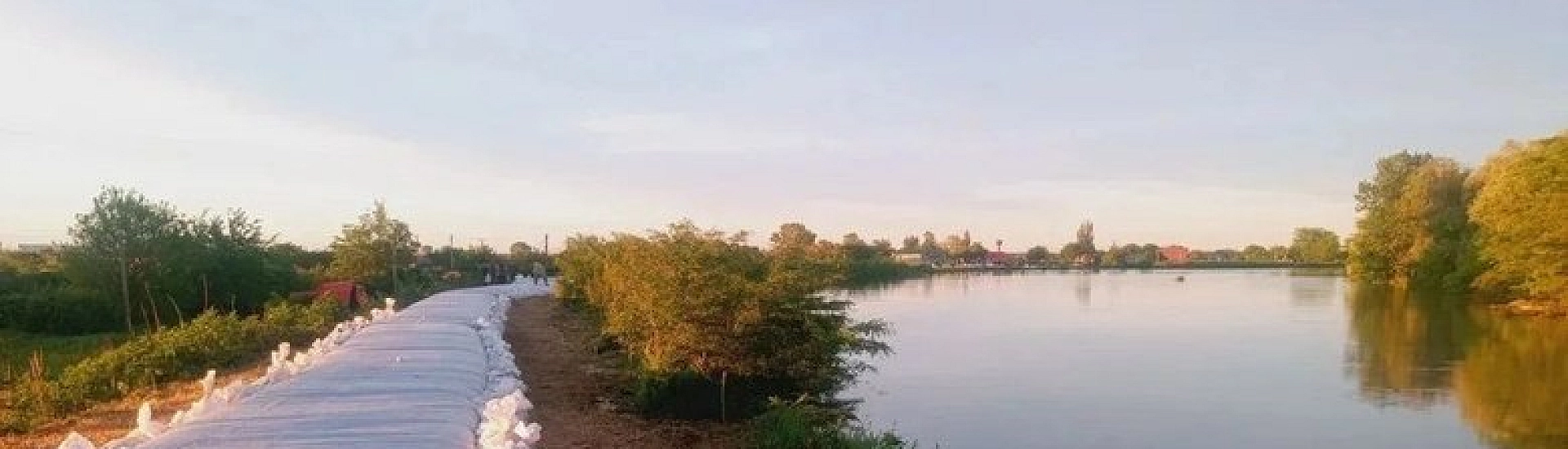 В Славянском районе эвакуировали жителей двух хуторов из-за прорыва дамбы
