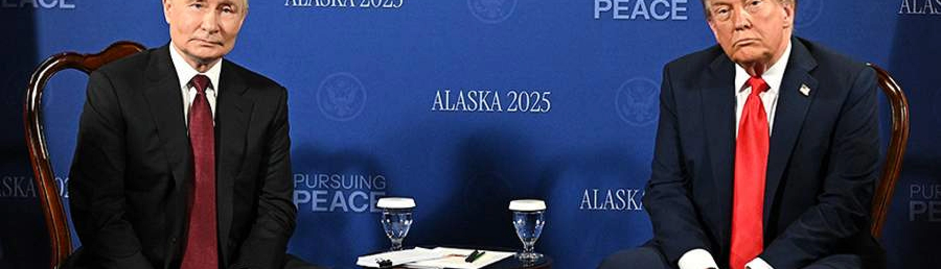 Песков оценил вероятность летней встречи Путина и Трампа в 50%