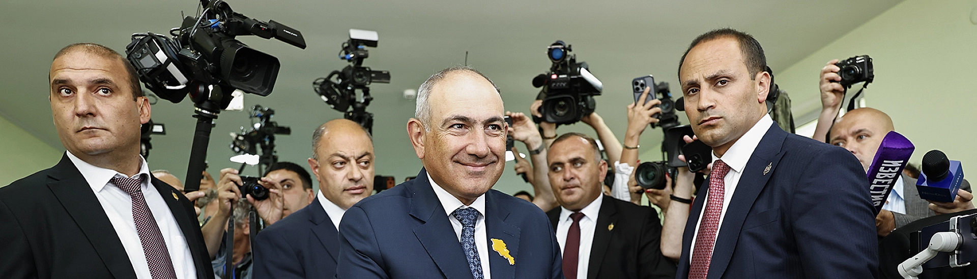 Партия Пашиняна набирает менее 50% голосов после обработки почти всех участков