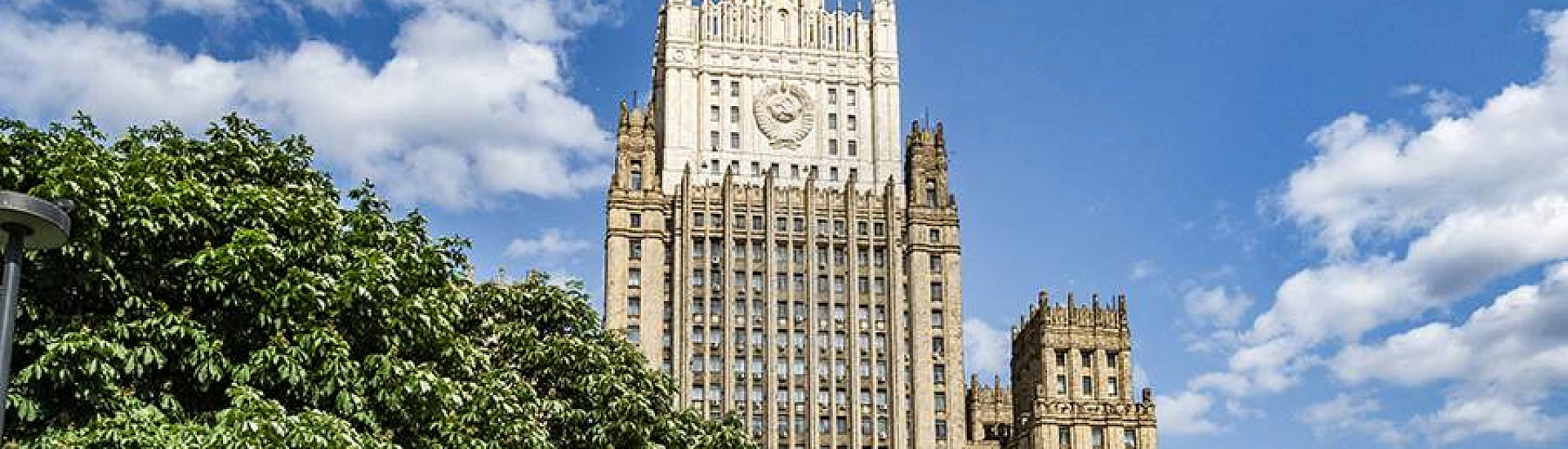 В МИД заявили, что Запад превратил Украину в «криминальную империю»