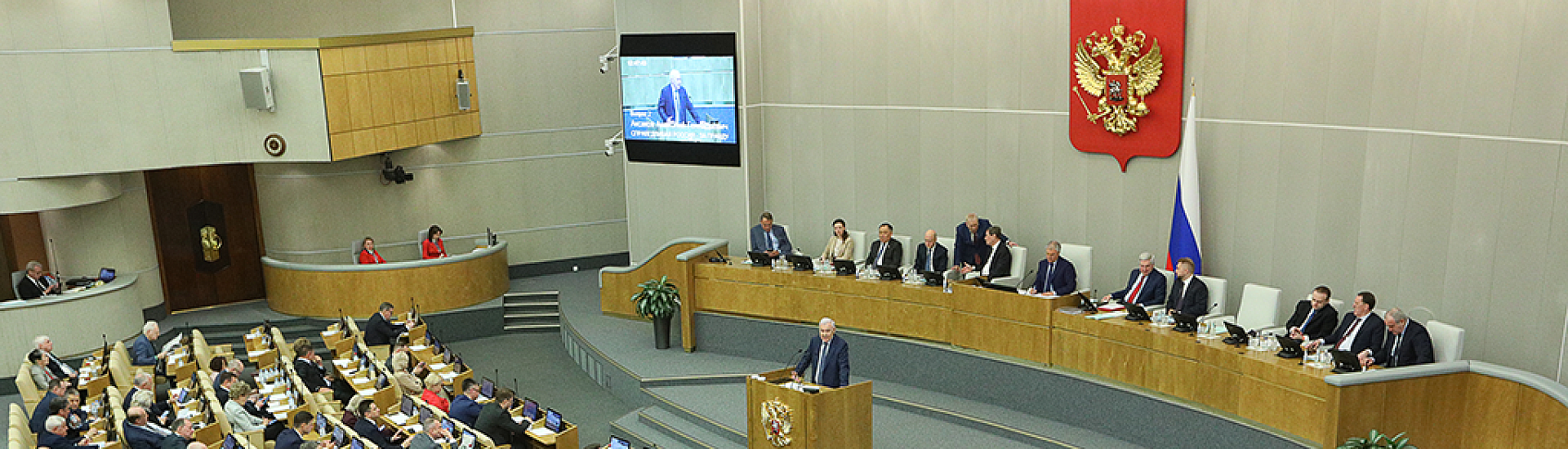Госдума запретила депортировать иностранных контрактников и отказывать им в ВНЖ