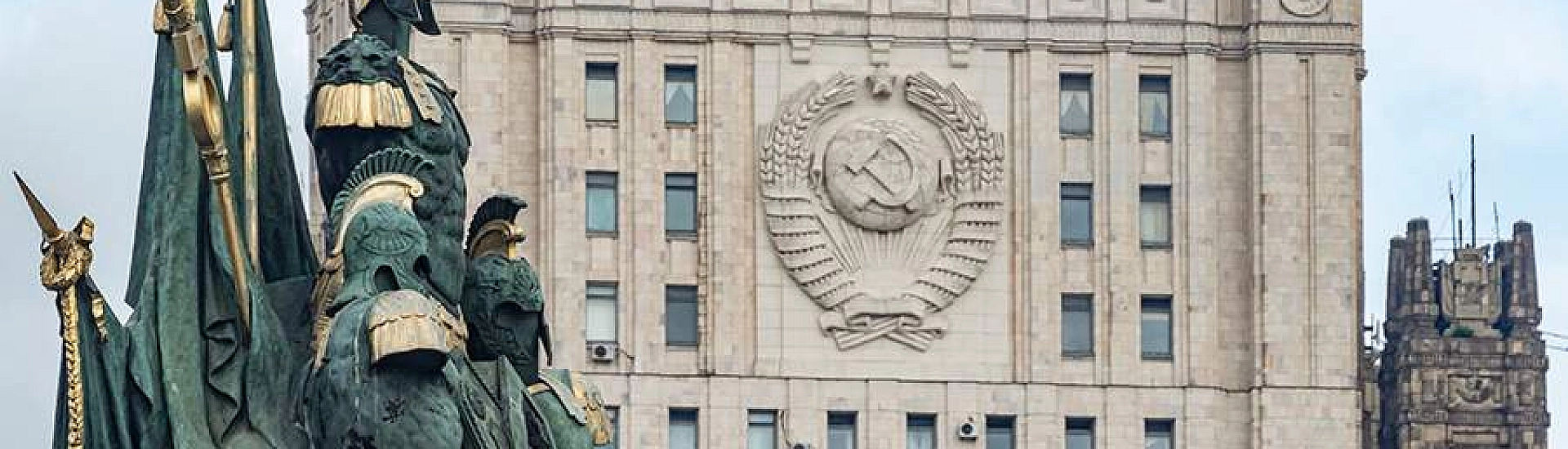 Послы Франции, Великобритании и Германии прибыли в МИД России