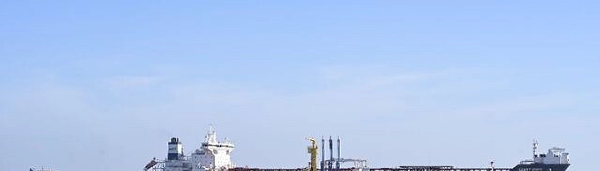 ВМС Франции задержали у берегов Сицилии танкер Deliver