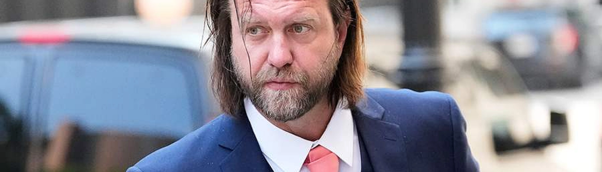 Режиссера «47 ронинов» приговорили к 2,5 года тюрьмы за мошенничество с деньгами Netflix