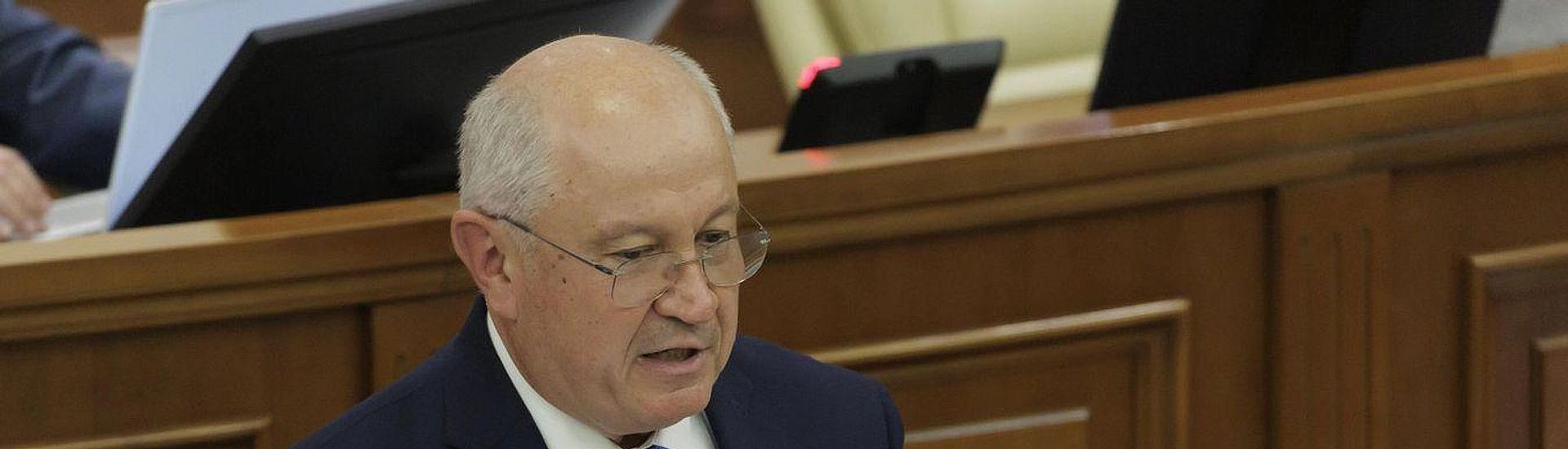 Премьер-министр Молдавии Александр Мунтяну объявил об отставке на фоне политического скандала