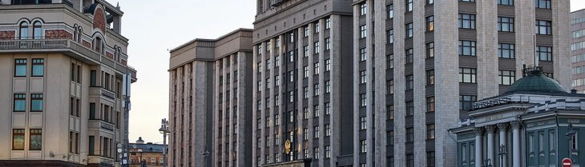 Госдума ужесточила требования к трудовым мигрантам в России