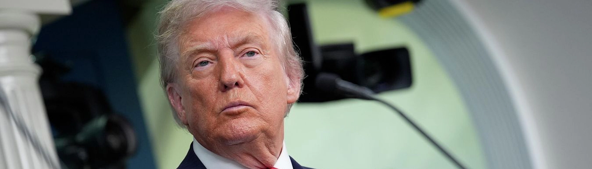 Трамп отказался от идеи вводить сбор за проход судов через Ормузский пролив