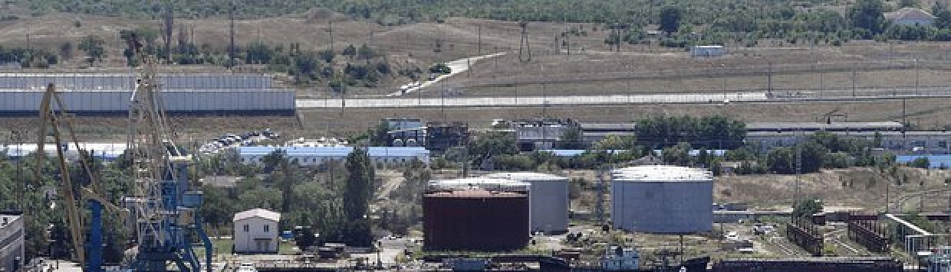 Керчь полностью осталась без электричества после атаки беспилотников