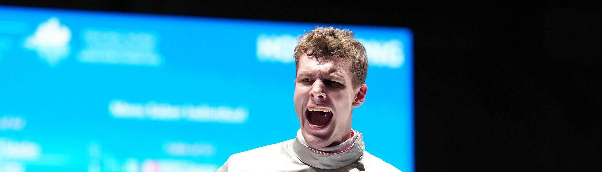 19-летний россиянин Павел Граудынь стал чемпионом мира по фехтованию, завоевав первое золото сборной после возвращения национальной символики