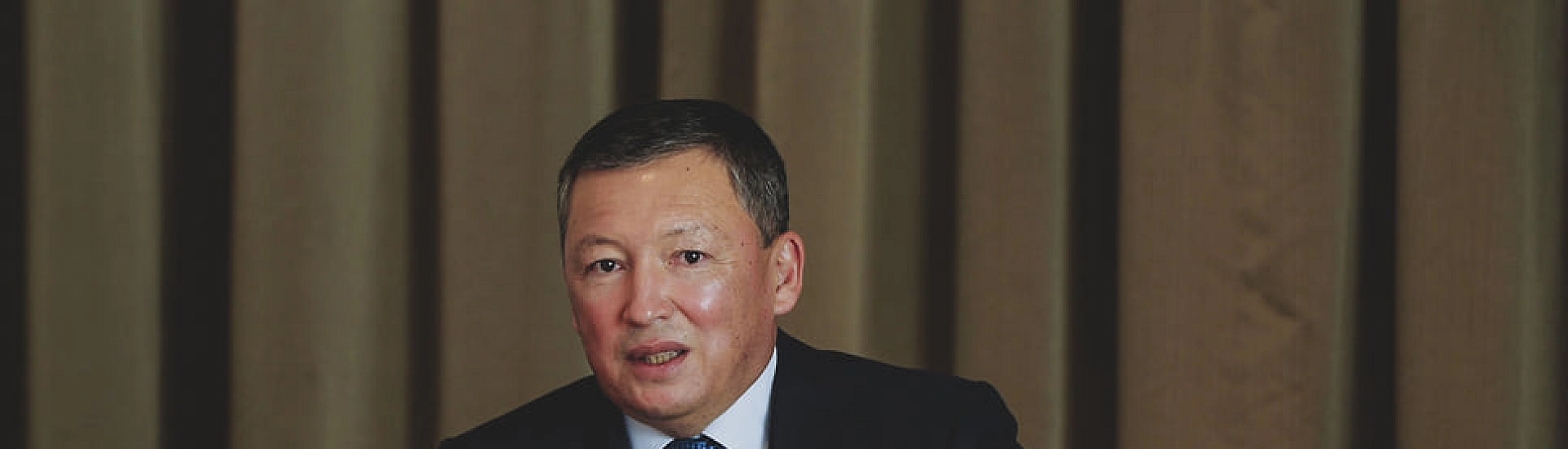 Самолет прирос фондом: при чем тут зять Назарбаваева и одиозный Генс?