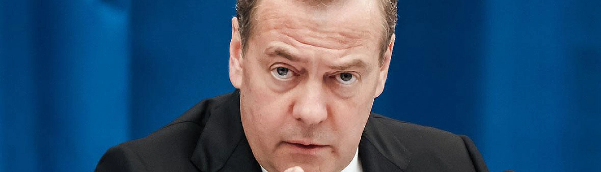 Медведев заявил о праве России отвечать на задержание торговых судов