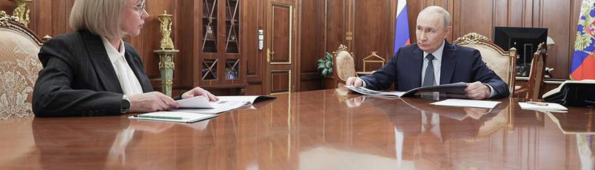 Путин обсудил с главой НАО поддержку участников СВО и развитие региона