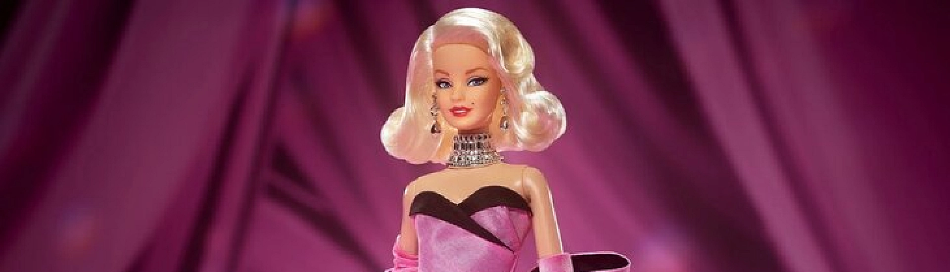 Mattel выпустила Барби в образе Мэрилин Монро из фильма «Джентльмены предпочитают блондинок»