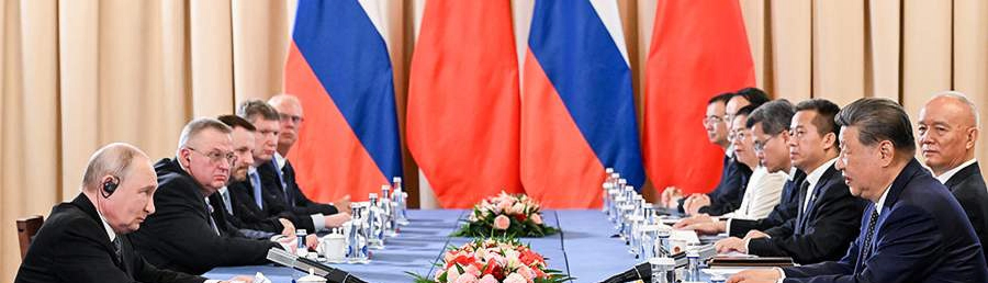 Песков рассказал о темах переговоров Путина и Си Цзиньпина в Бишкеке