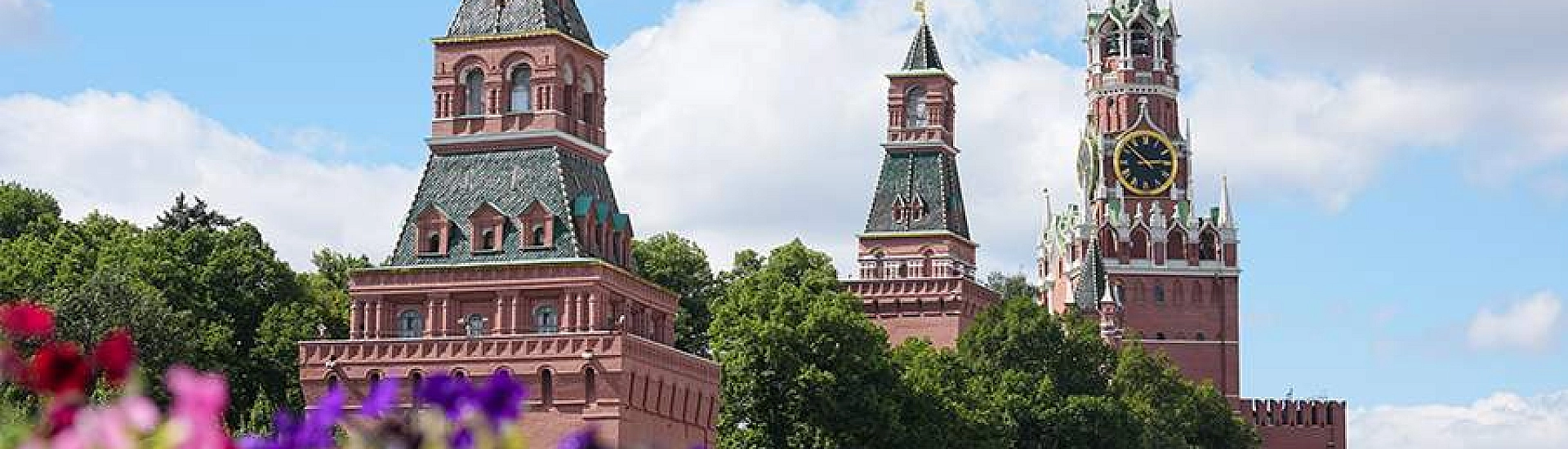 Песков не исключил возобновления трехсторонних переговоров по Украине