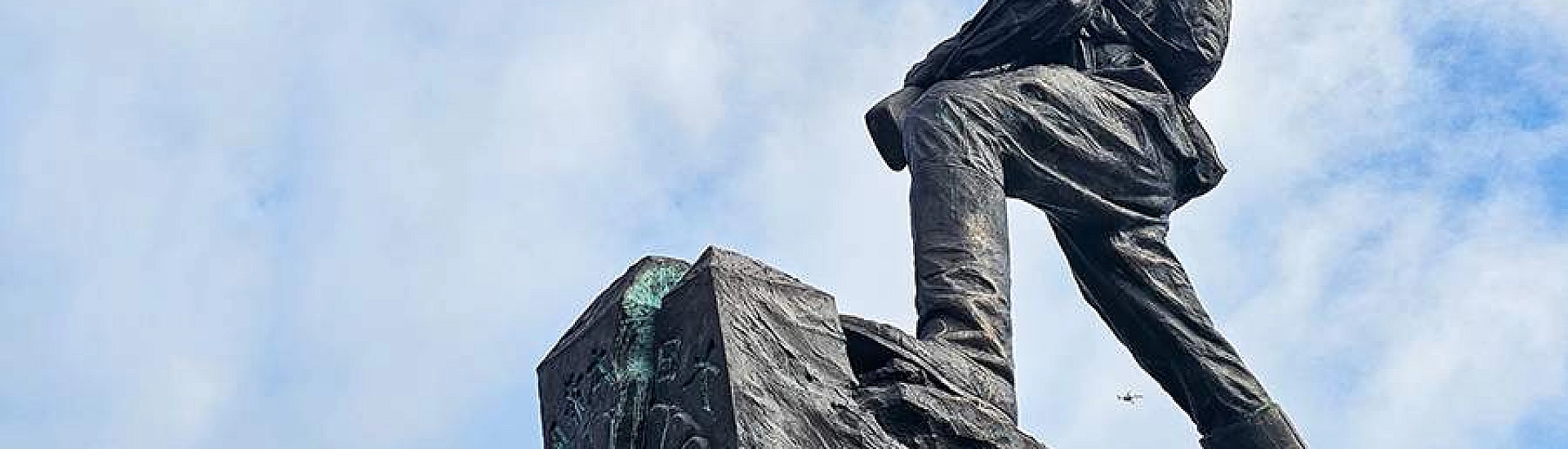 Китай призвал Японию порвать с милитаризмом после требования снести мемориал в Хабаровске