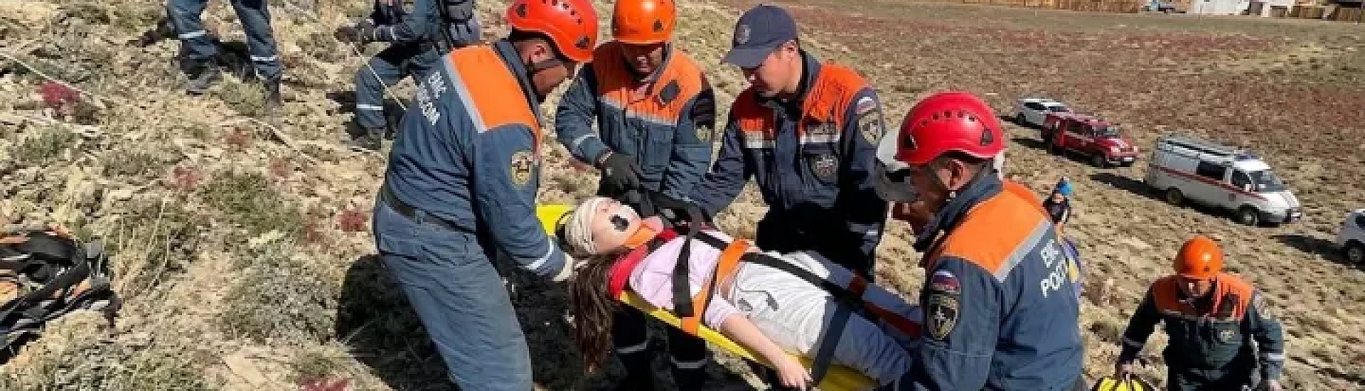 23-летняя девушка сорвалась с горы Догээ в Кызыле