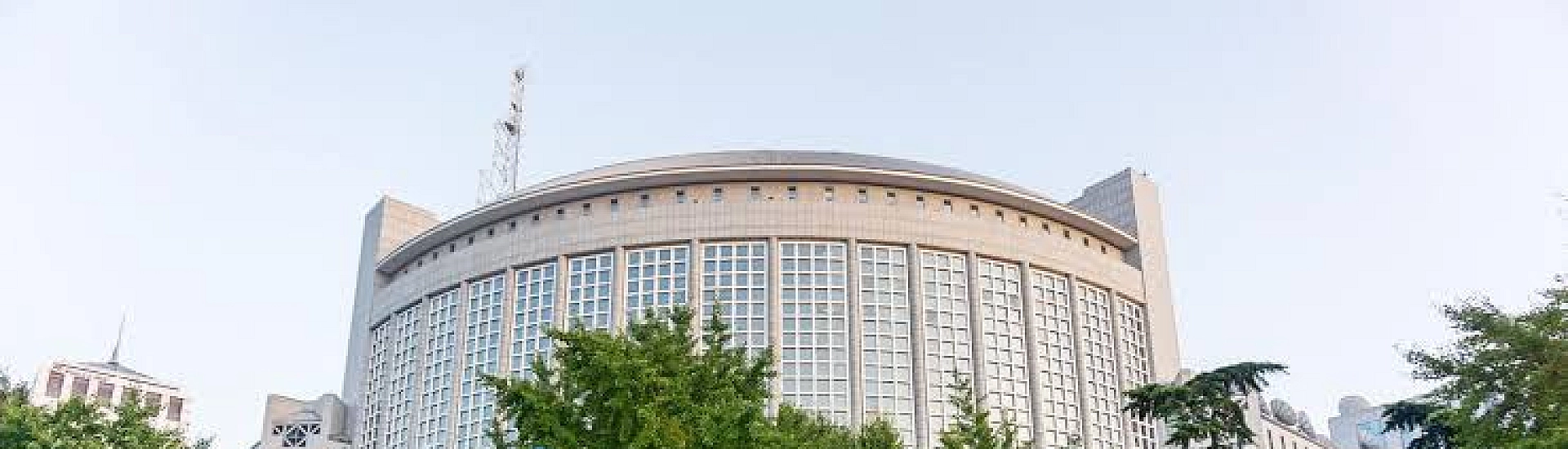 Китай выступил против вмешательства третьих стран в сотрудничество с Россией