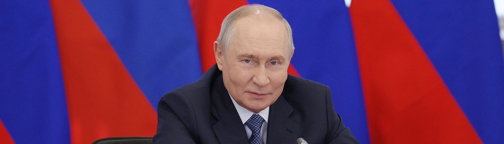 Путин призвал развивать транспортную связанность самых отдаленных регионов России